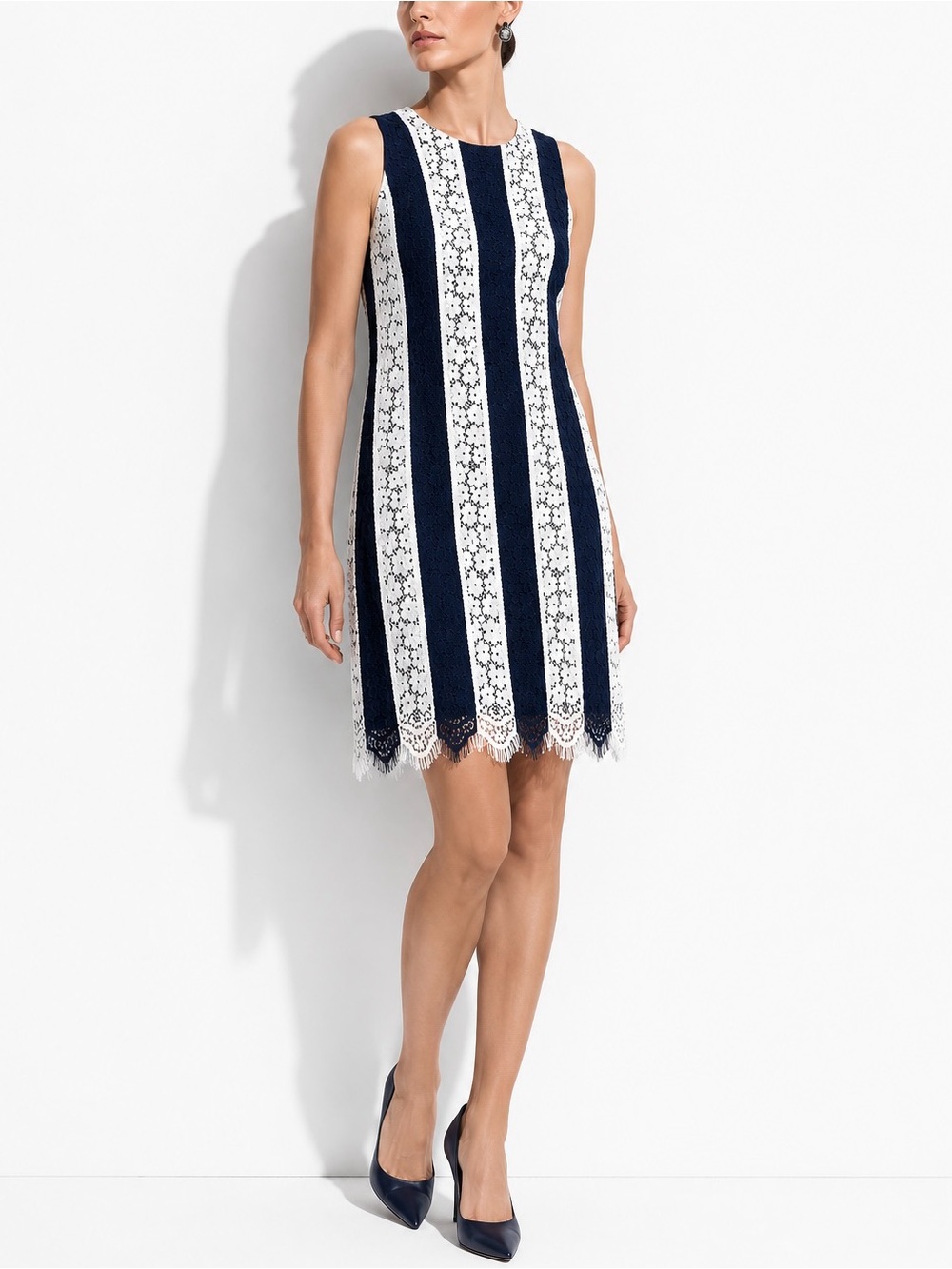 Karl Lagerfeld Paris Navy Ivory Floral Lace Shift Dress Scalloped Hem 4 Classic
